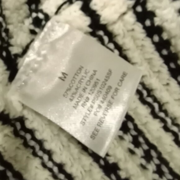 PINQUE BLACK & WHITE STRIPPED SLEEVELESS TOP V NECK SZ M - Picture 2 of 6